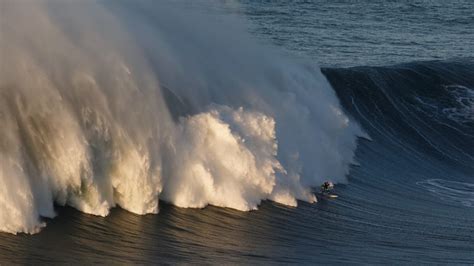 WATCH: Big wave surfing world record attempt in Nazaré